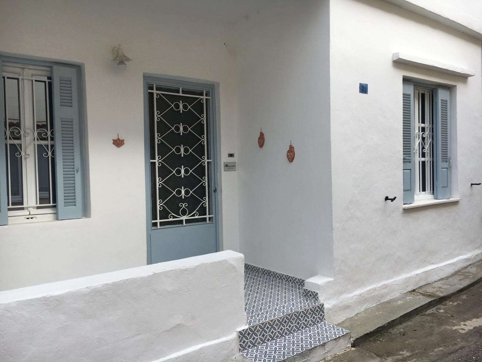 雅典Cozy House With Backyard At Iraklio Attikis公寓 外观 照片