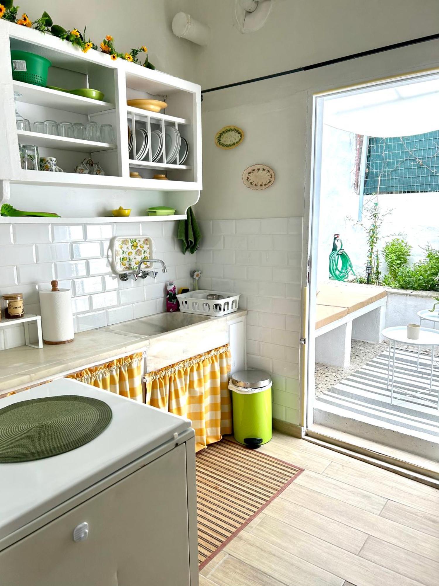 雅典Cozy House With Backyard At Iraklio Attikis公寓 外观 照片